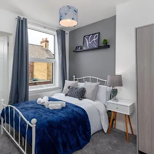Host - Delightful Hidden Gem Holiday home